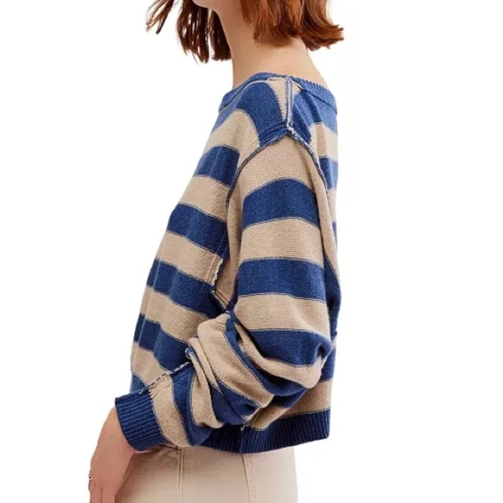 We The Free Off-Shoulder Sweater in Navy and Beige - Picture 4 of 9